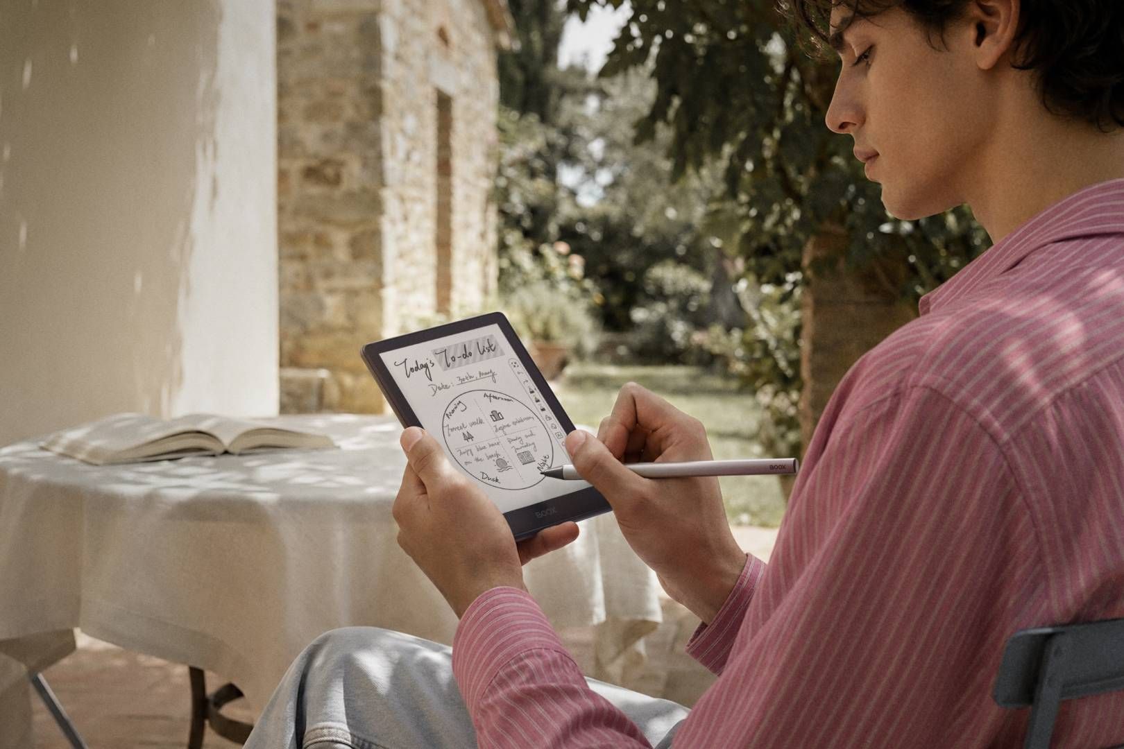 This e-reader brand just announced 4 new models that beat Kindle at the ...