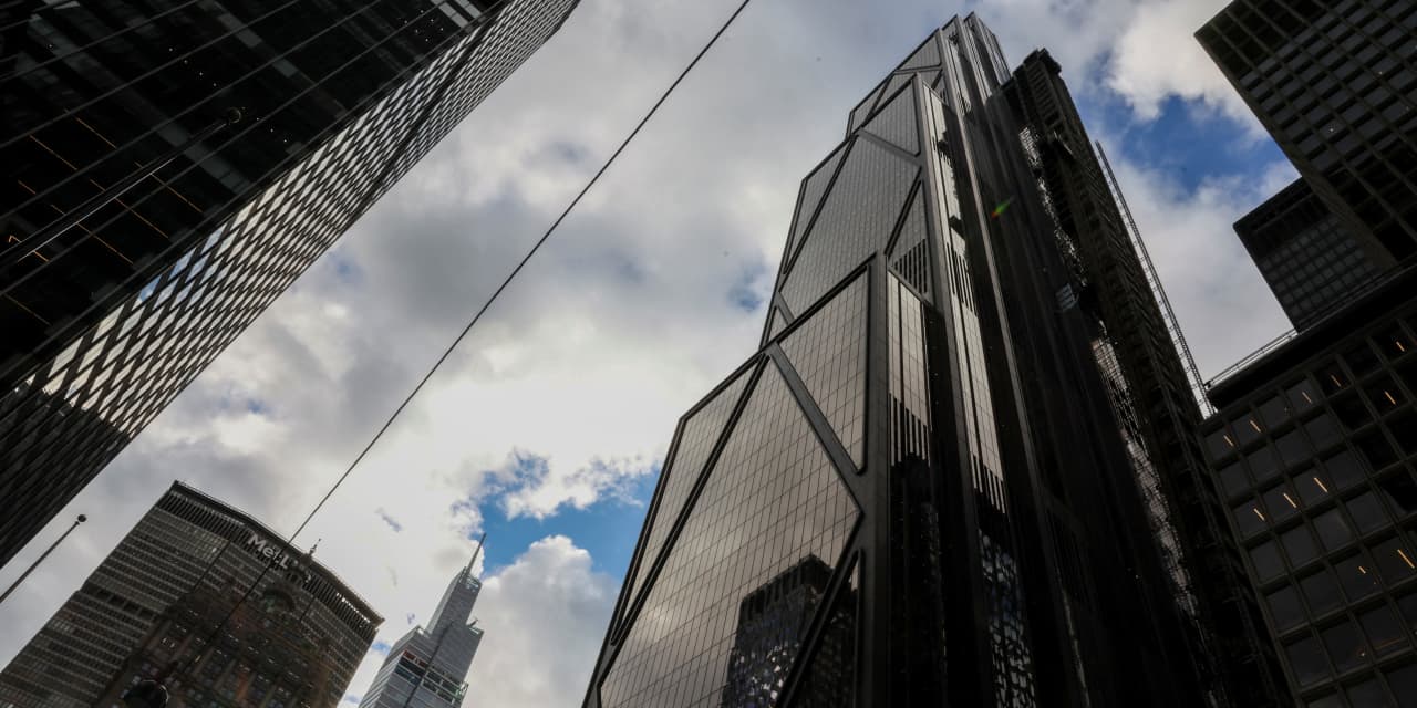 The bond selloff is rattling investors, but here's why they shouldn't expect a deeper stock downturn
