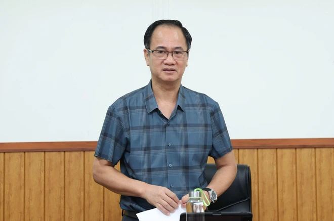 Truy nguồn xe chở cát xả nước xuống đường ở Quảng Ngãi