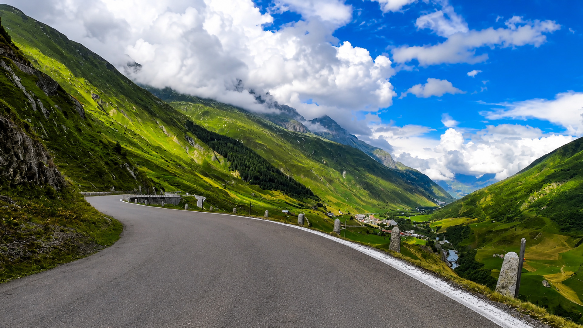 A summer drive across Switzerland’s Furka Pass (4K)