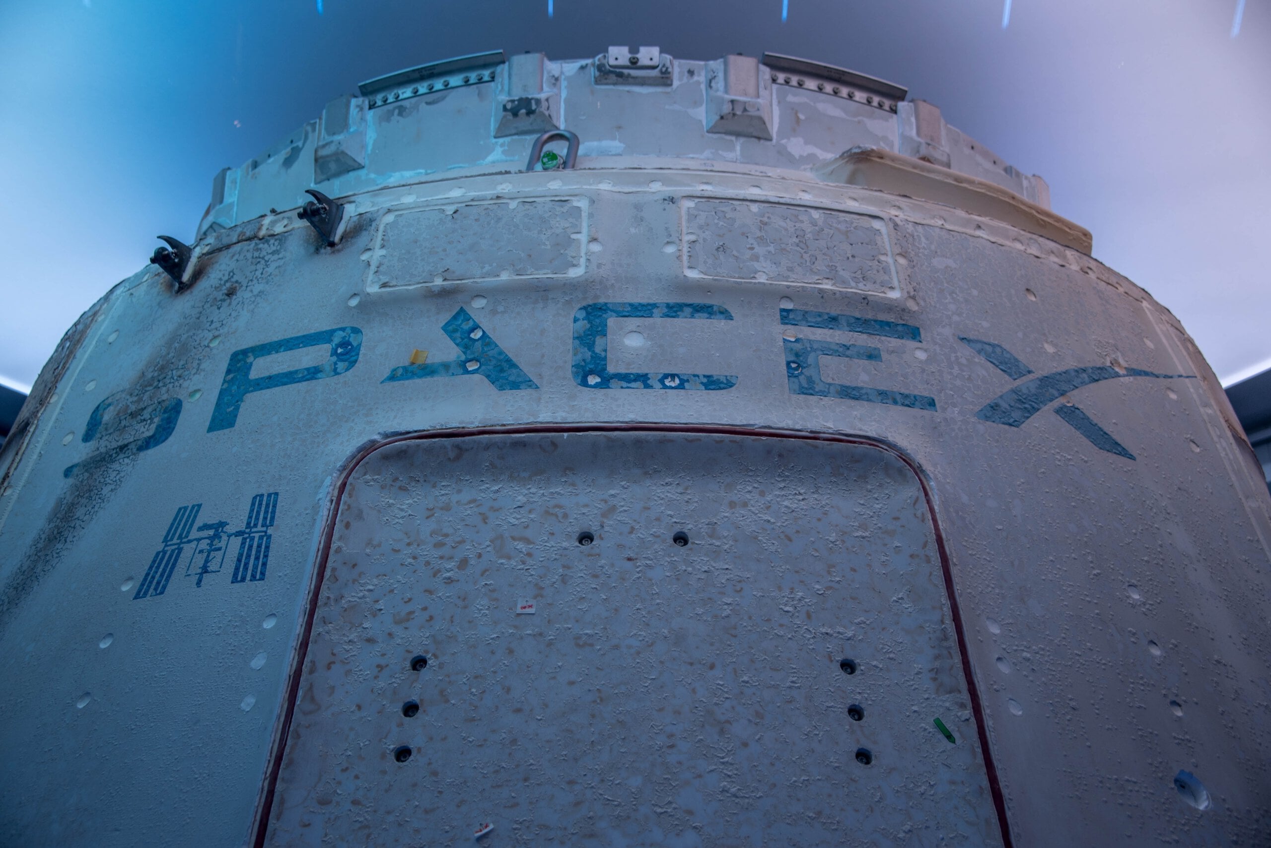 SpaceX stock is still below its first closing price. One analyst sees 450% upside from here