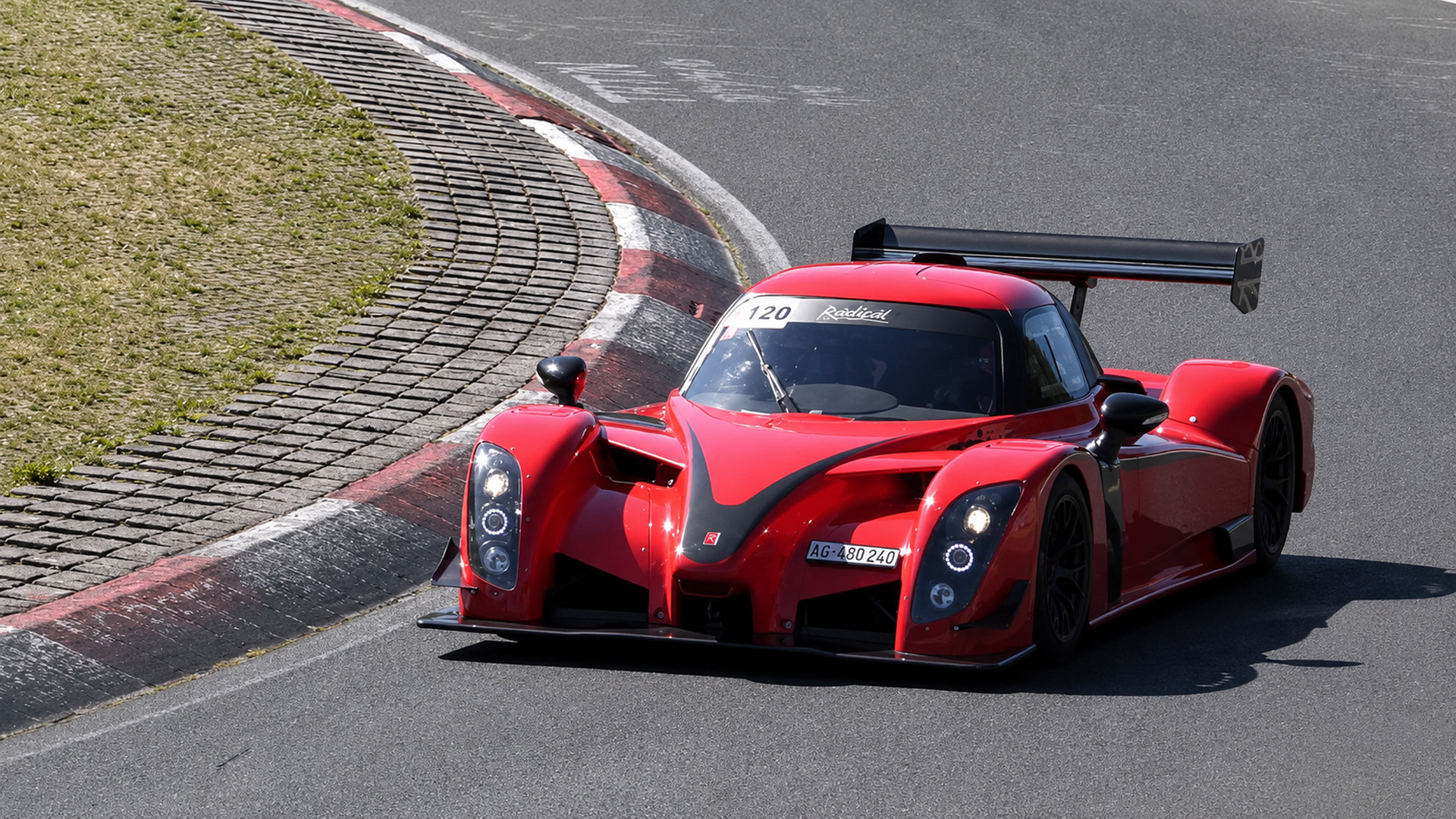 Nurburgring trackday mixes classic and modern performance