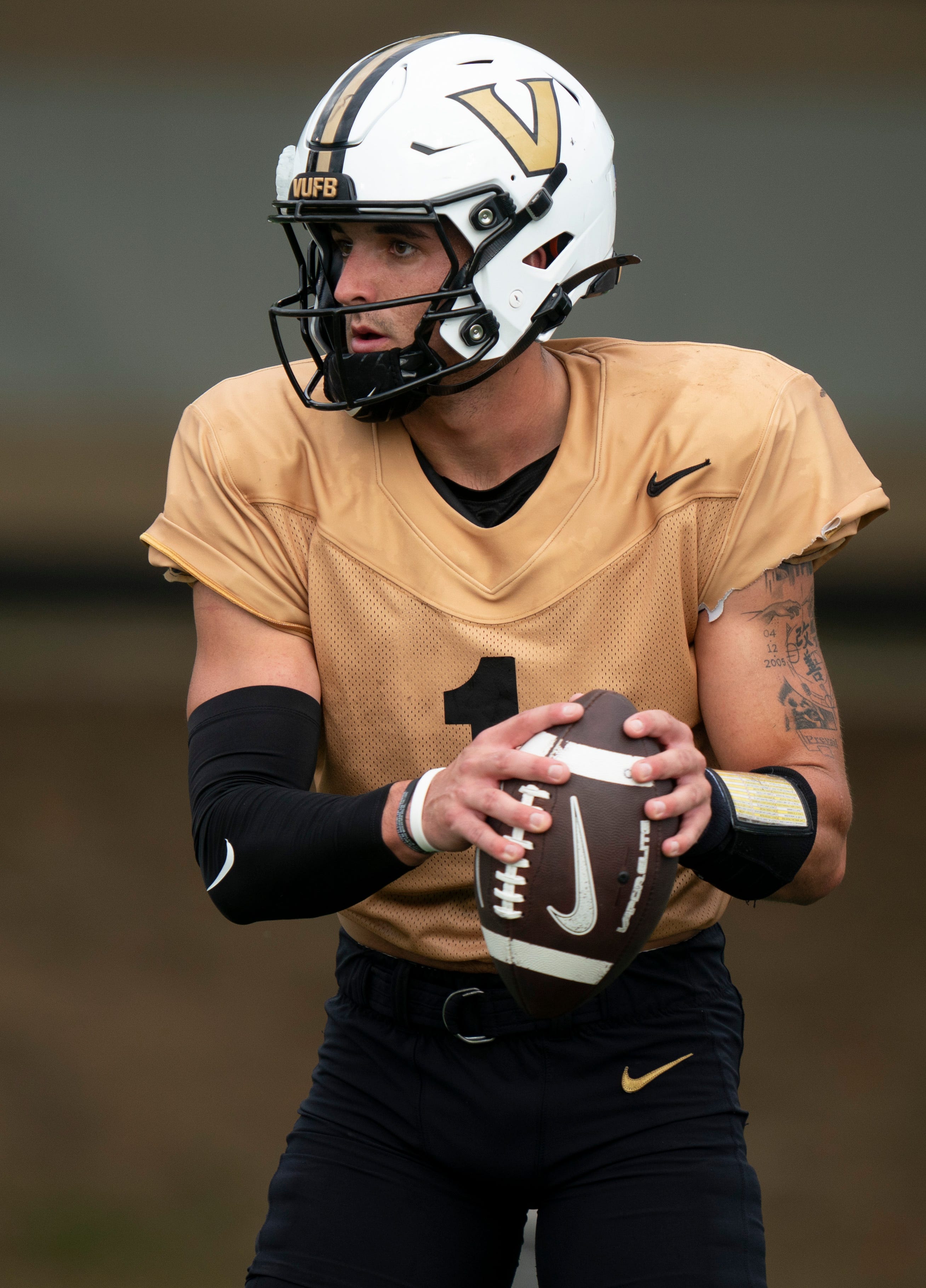 Why Blaze Berlowitz will start at QB for Vanderbilt football, Jared Curtis' role