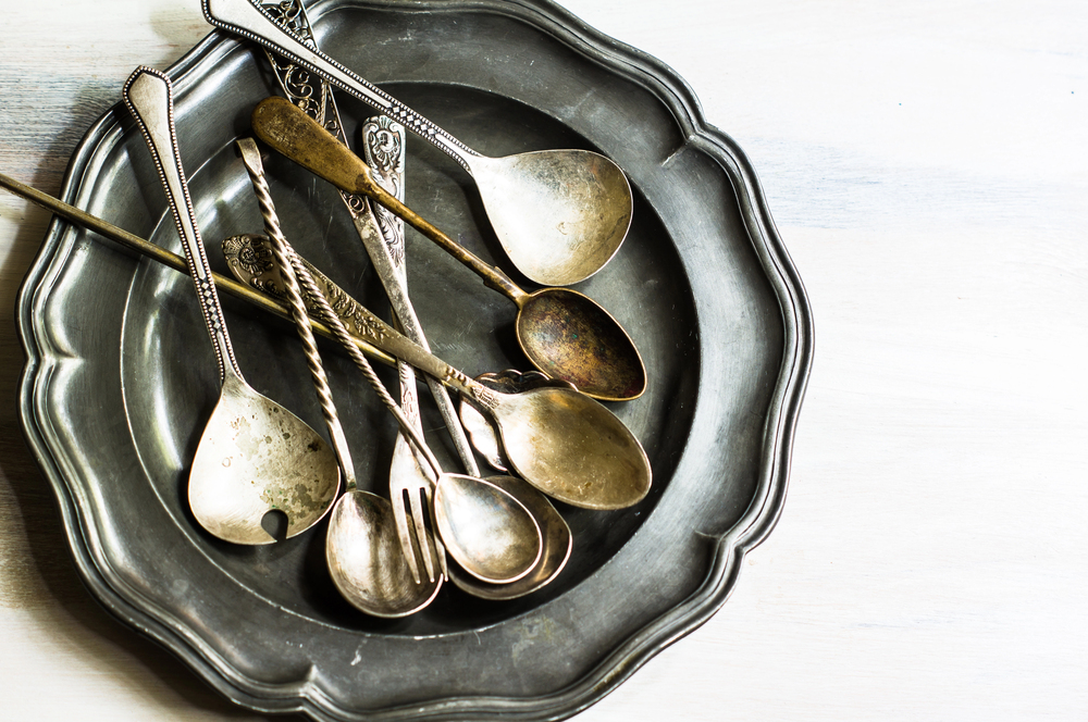 25 silver pieces sellers mistake for plate