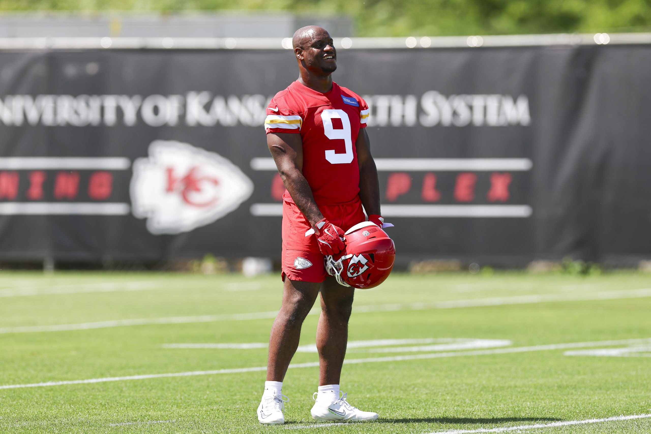 2026 NFL top-10 RBs: Which newly paid star is the league's best running back?