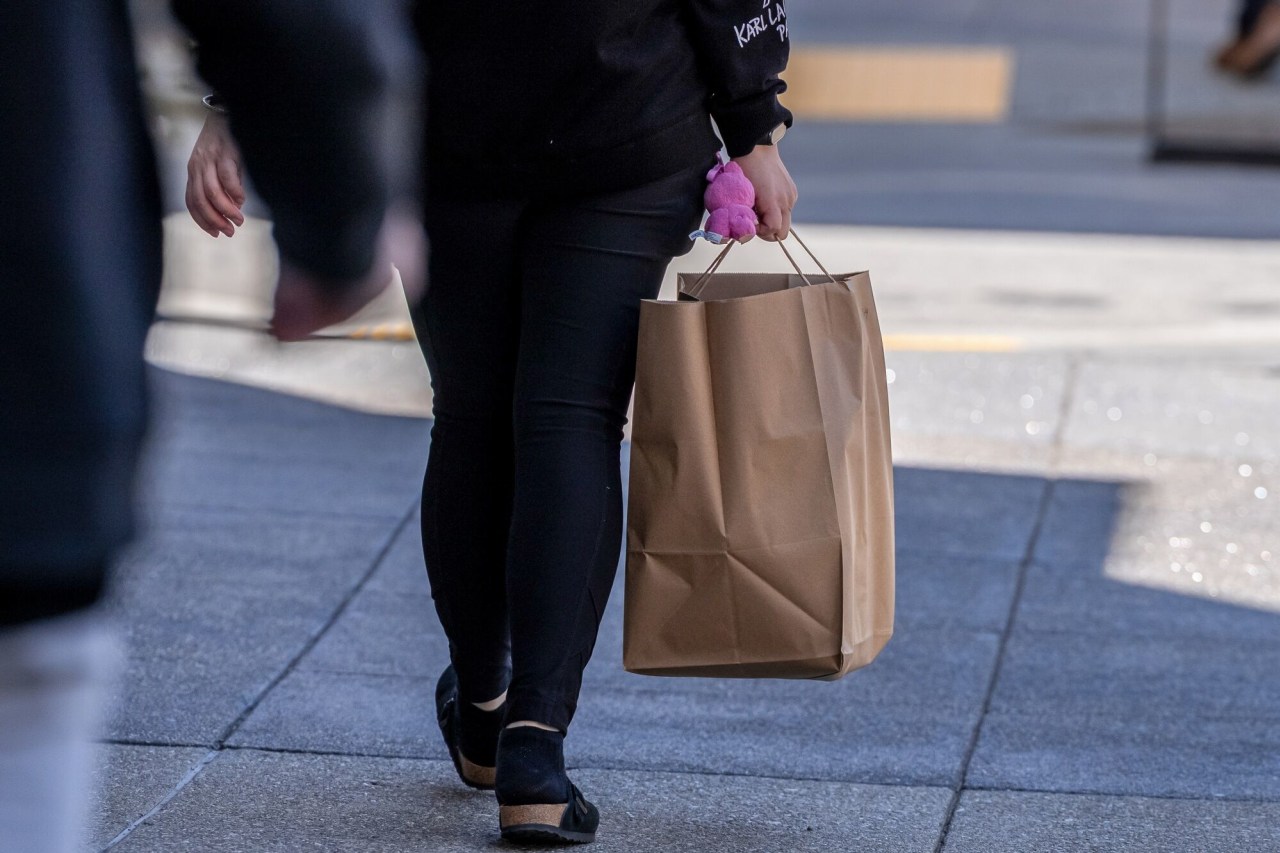 FTC warns retailers on using private consumer data to raise prices