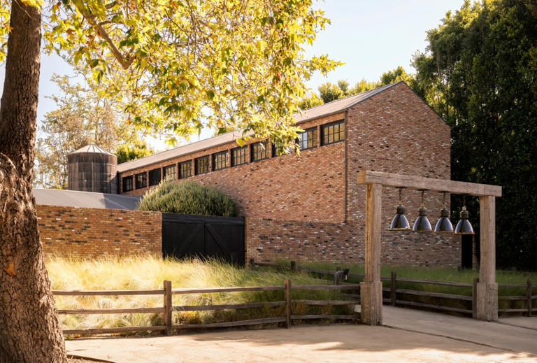 Diane Keaton’s lovingly designed 'Pinterest House' in LA sells for a ...
