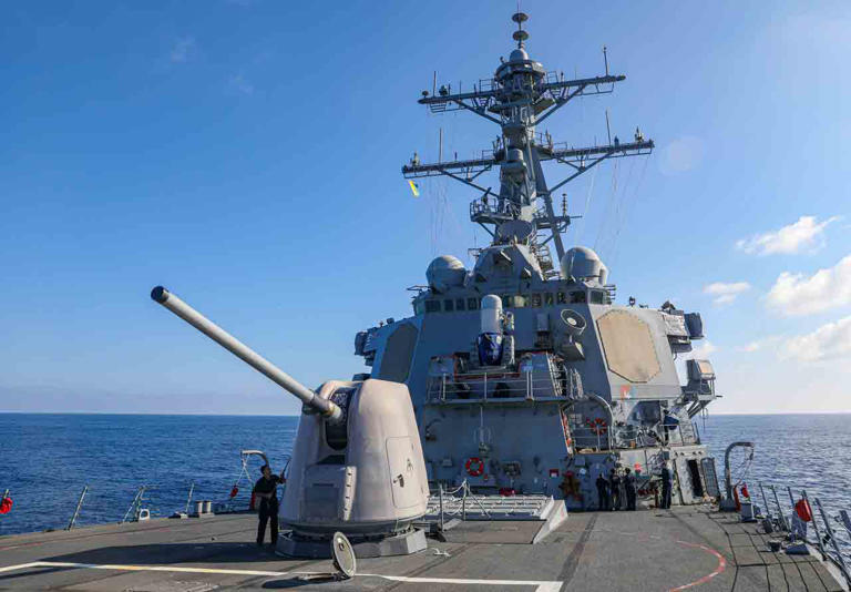Amerikansk destroyer var uden strøm i fire dage i Det Sydkinesiske Hav