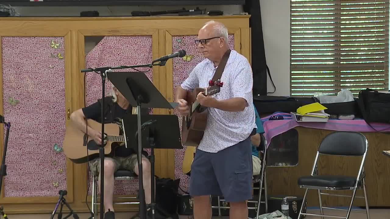 Perry Hall senior center jam band rocks on with help from local guitar ...