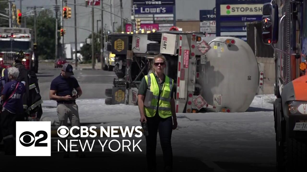 Fuel truck overturns, causes traffic nightmare near Queens-Nassau ...