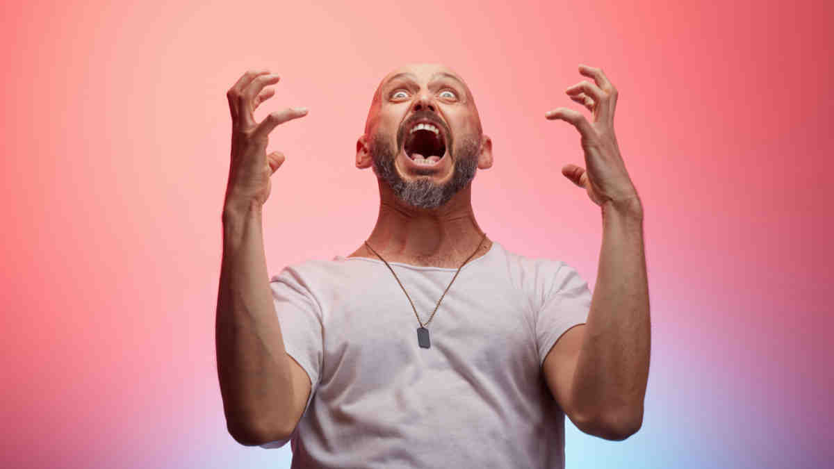 Lunch wrap: Jobs market cracks as goldies roar, Genesis rips 460pc