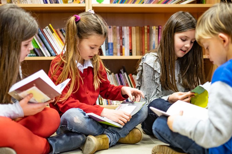 A national survey carried out by Nosy Crow has shown that daily independent reading boosts children's overall concentration