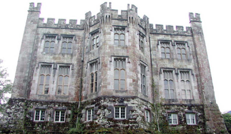mark-zuckerberg-and-wife-priscilla-buy-historic-castle-in-ireland