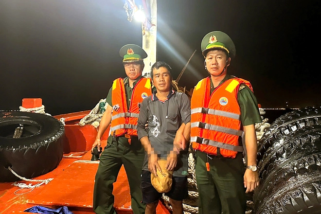 Bắt bị can vụ hiếp dâm ở Vĩnh Long khi đang lẩn trốn trên tàu cá