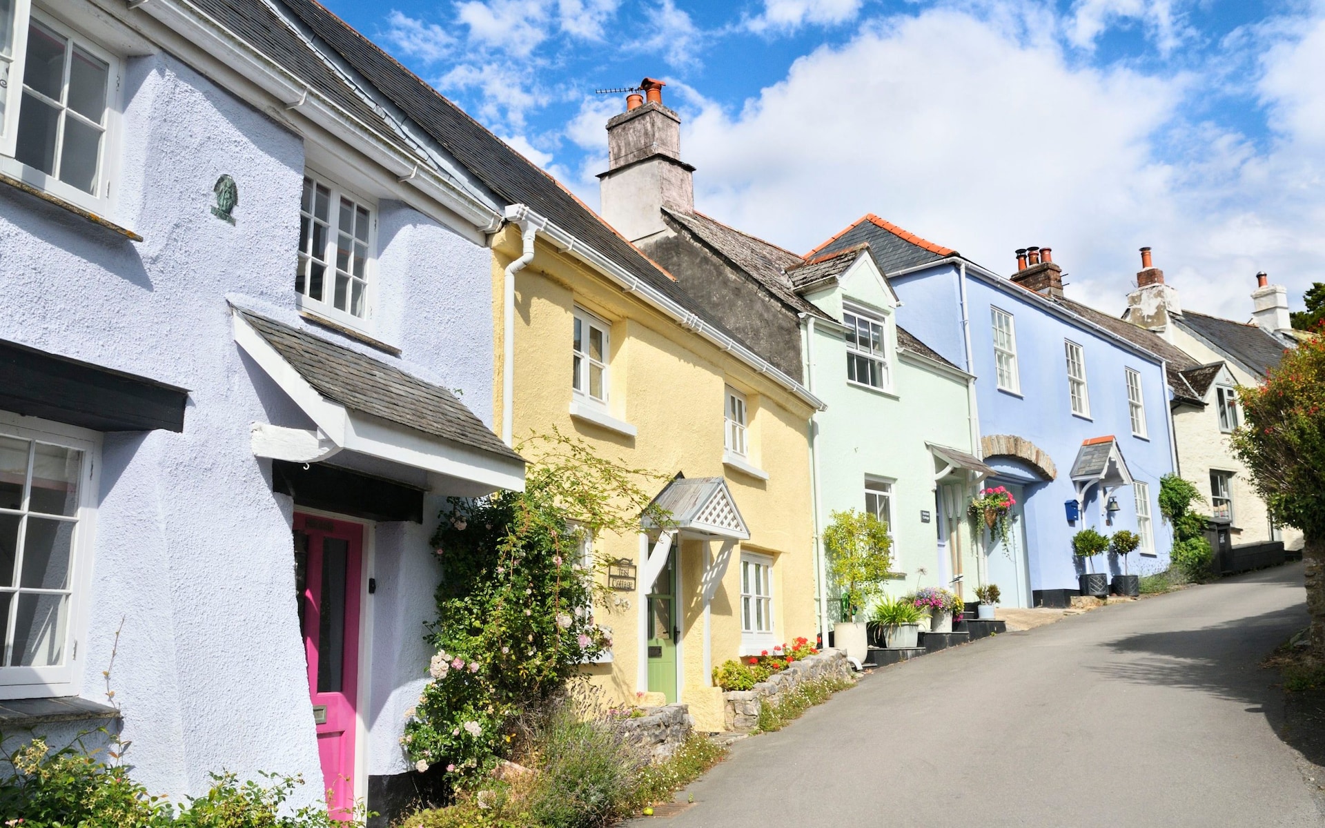 Tricky money traps to avoid when buying a new home before you sell