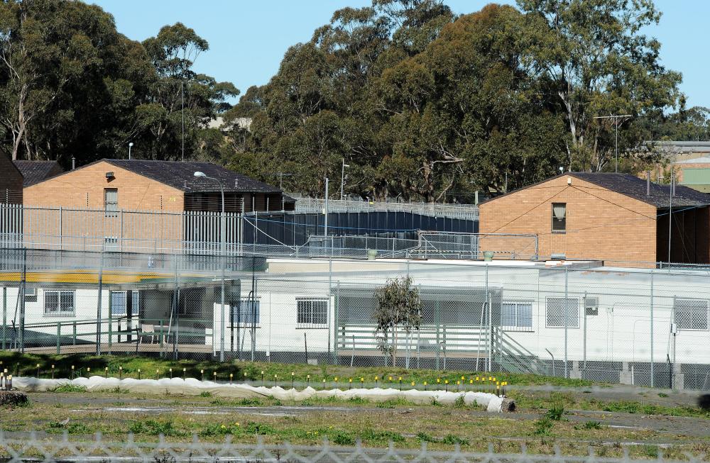 Drug-dealing makeshift weapons and a ‘culture of fear' at Villawood detention centre, report warns