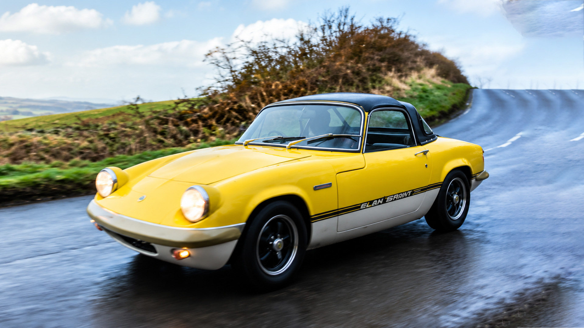 Lotus Elan Sprint highlights classic lightweight performance