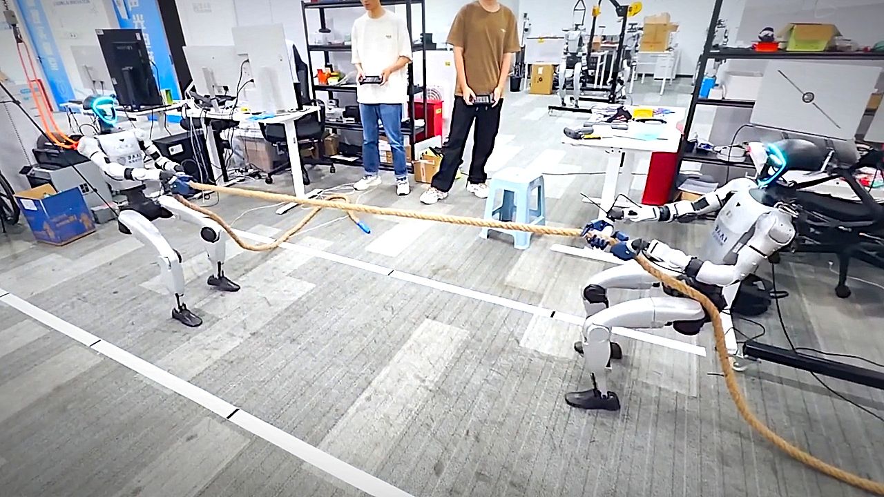 Humanoid robots face off in tug-of-war at Robot Games in China
