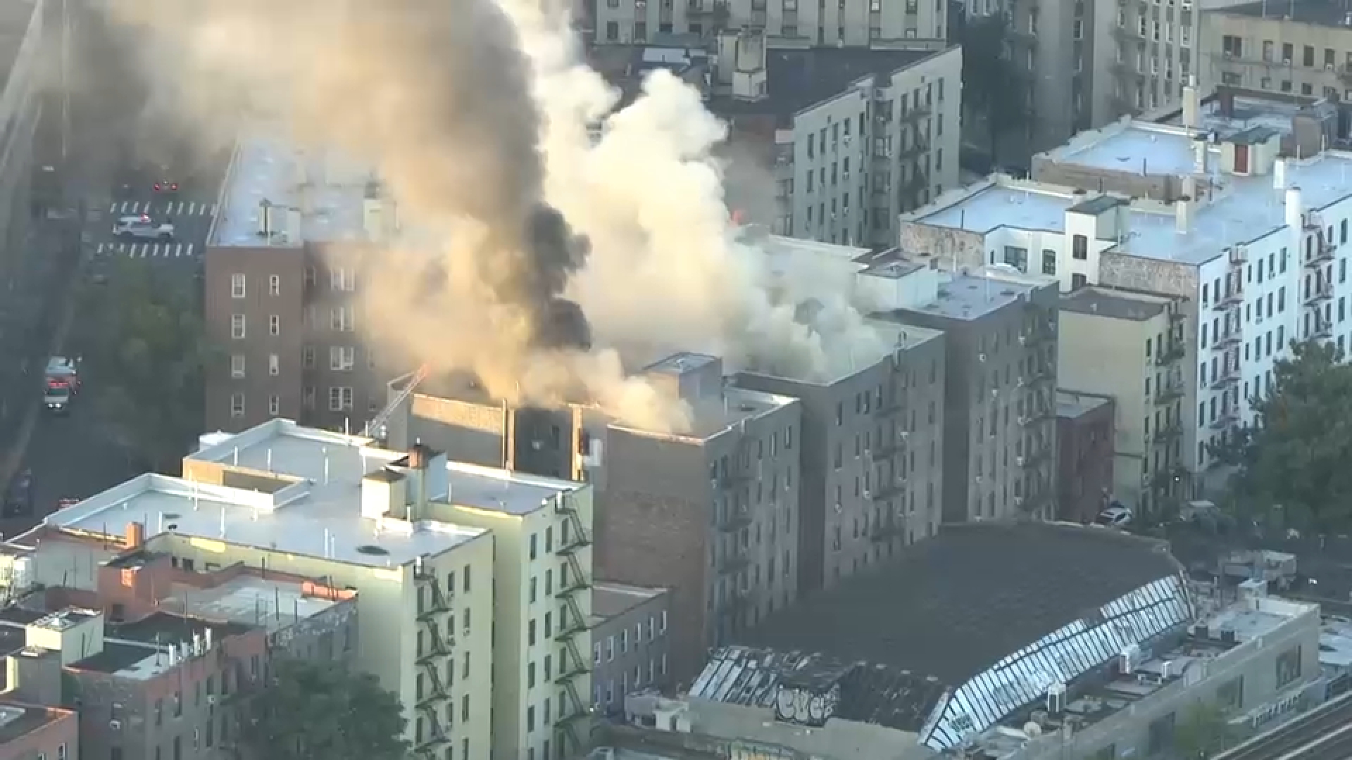 4-alarm fire burns through several apartments buildings in Norwood, Bronx