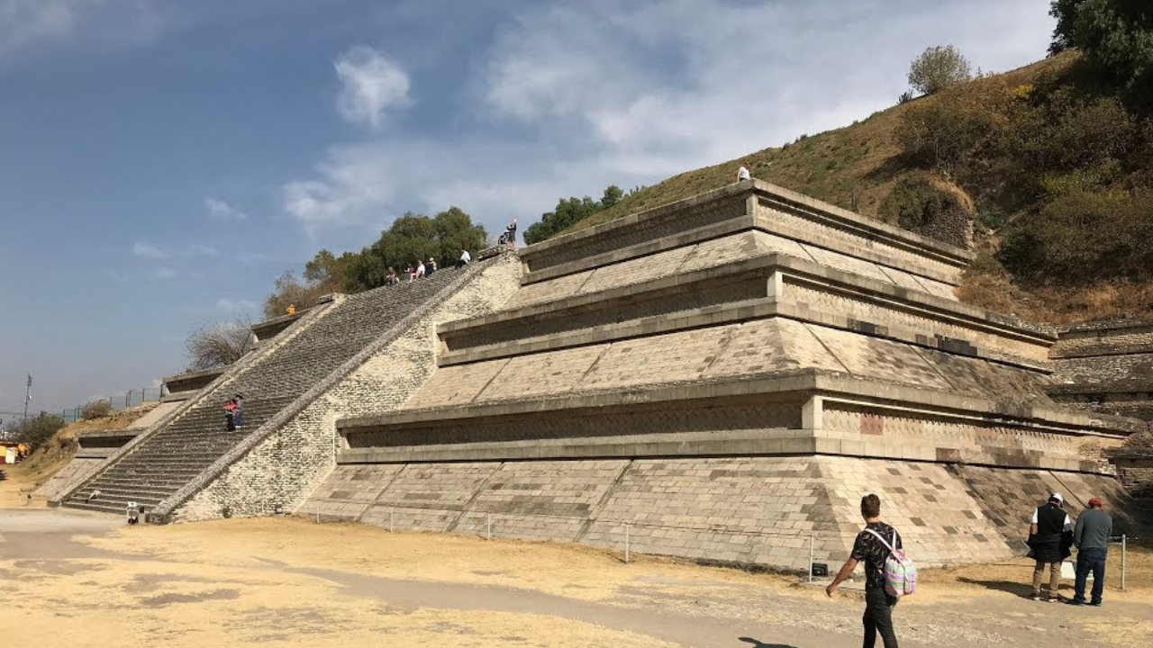 Inside the tunnels of the largest pyramid on Earth: Cholula in Mexico