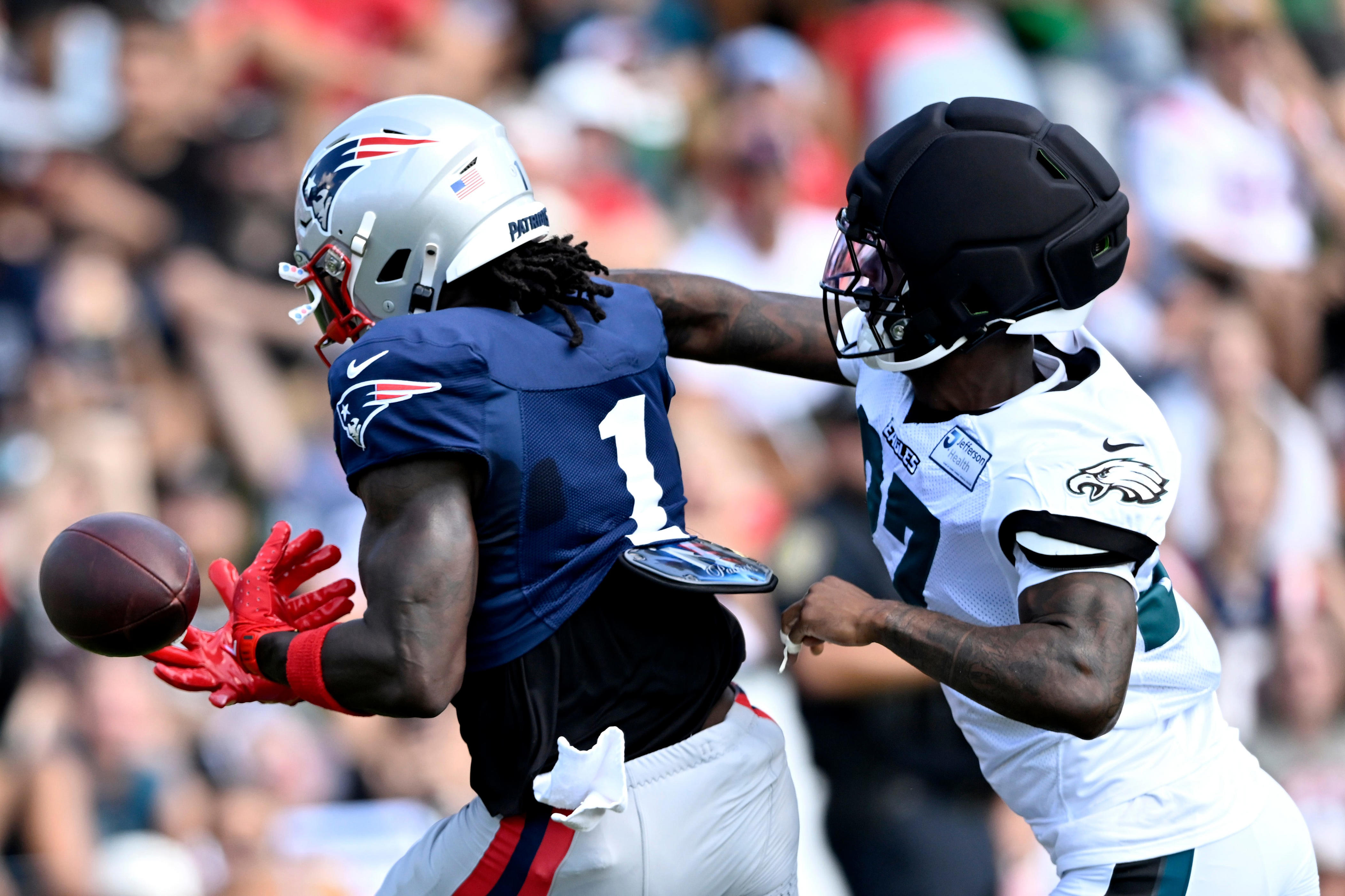 Eagles CB Quinyon Mitchell, edge rusher injured vs Rams. Can they return?