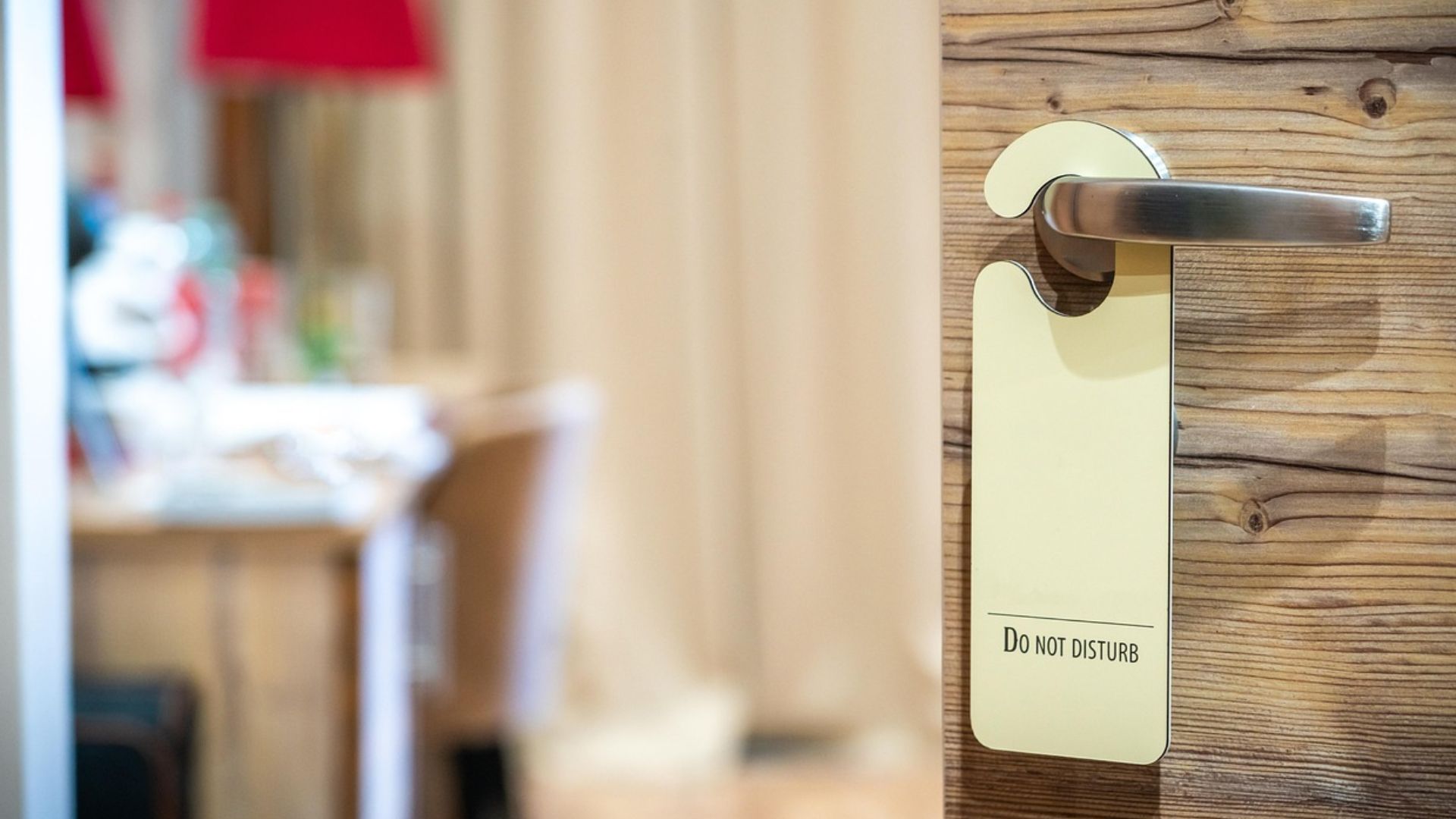 my-hotel-has-a-no-outside-food-rule-they-can-t-actually-stop-me-from