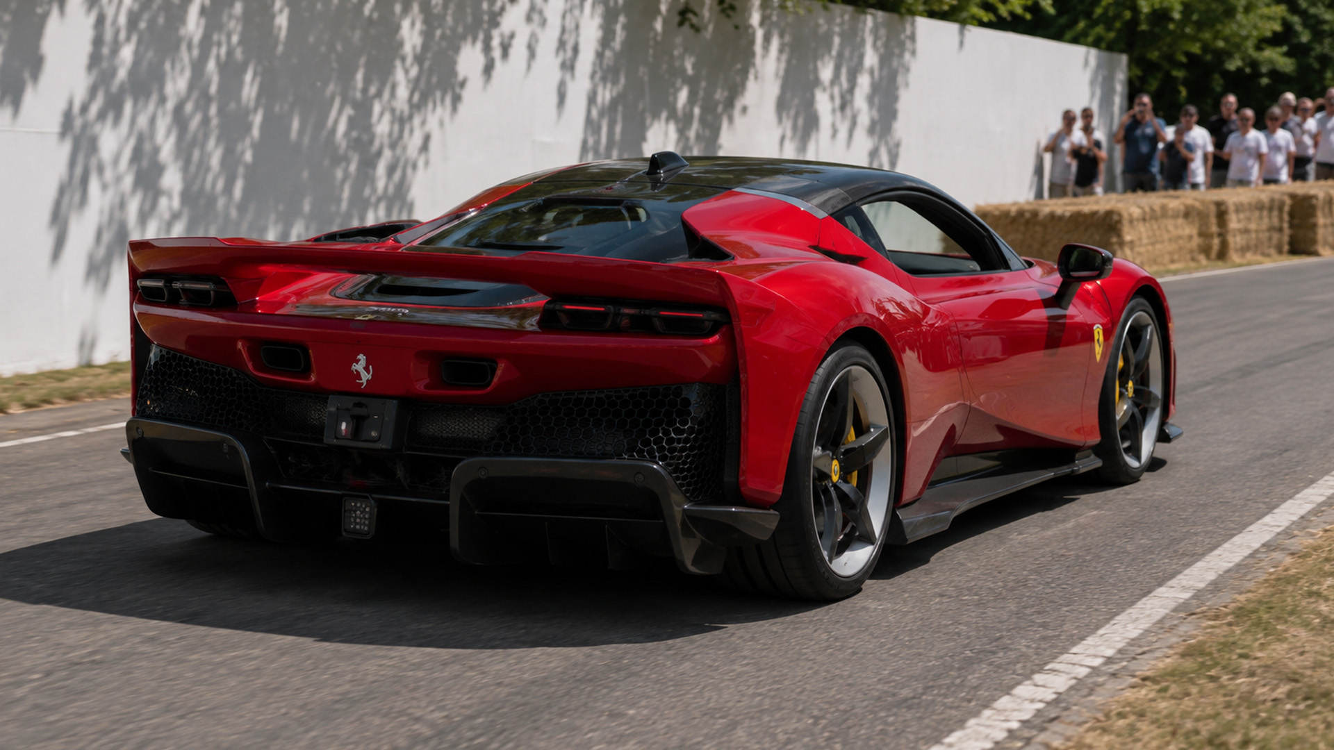ferrari-f80-chega-entre-hypercars-raros