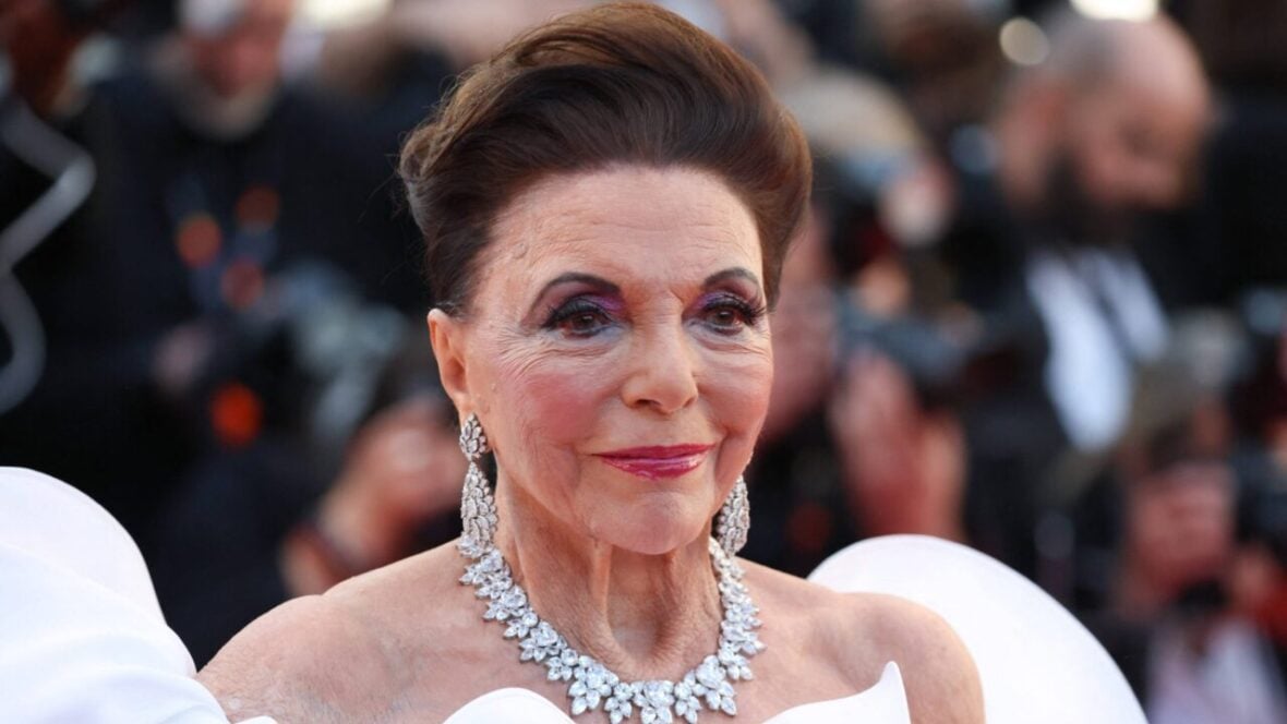 joan-collins-93-leaves-fans-stunned-with-age-defying-figure