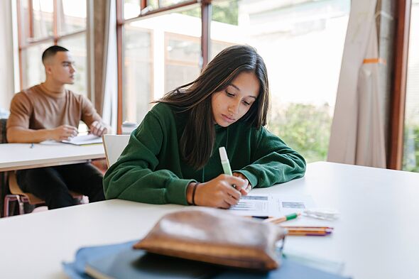 Teacher shares deceptively simple GCSE maths question many 16-year-olds ...