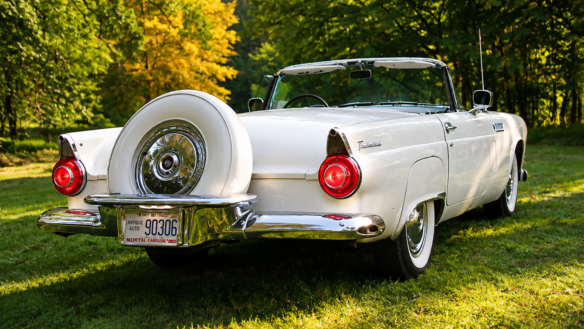 '56 Ford Thunderbird features an exterior spare tire