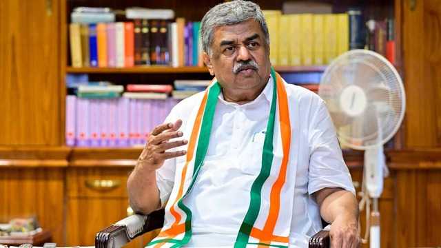 Hariprasad challenges BJP to sing national anthem at RSS shakhas