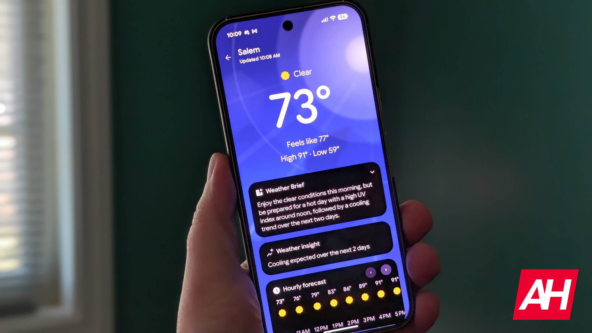 Pixel weather update adds a one-tap refresh button to the home screen