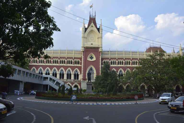 HC extends stay on demolition of Abhishek’s Amtala office