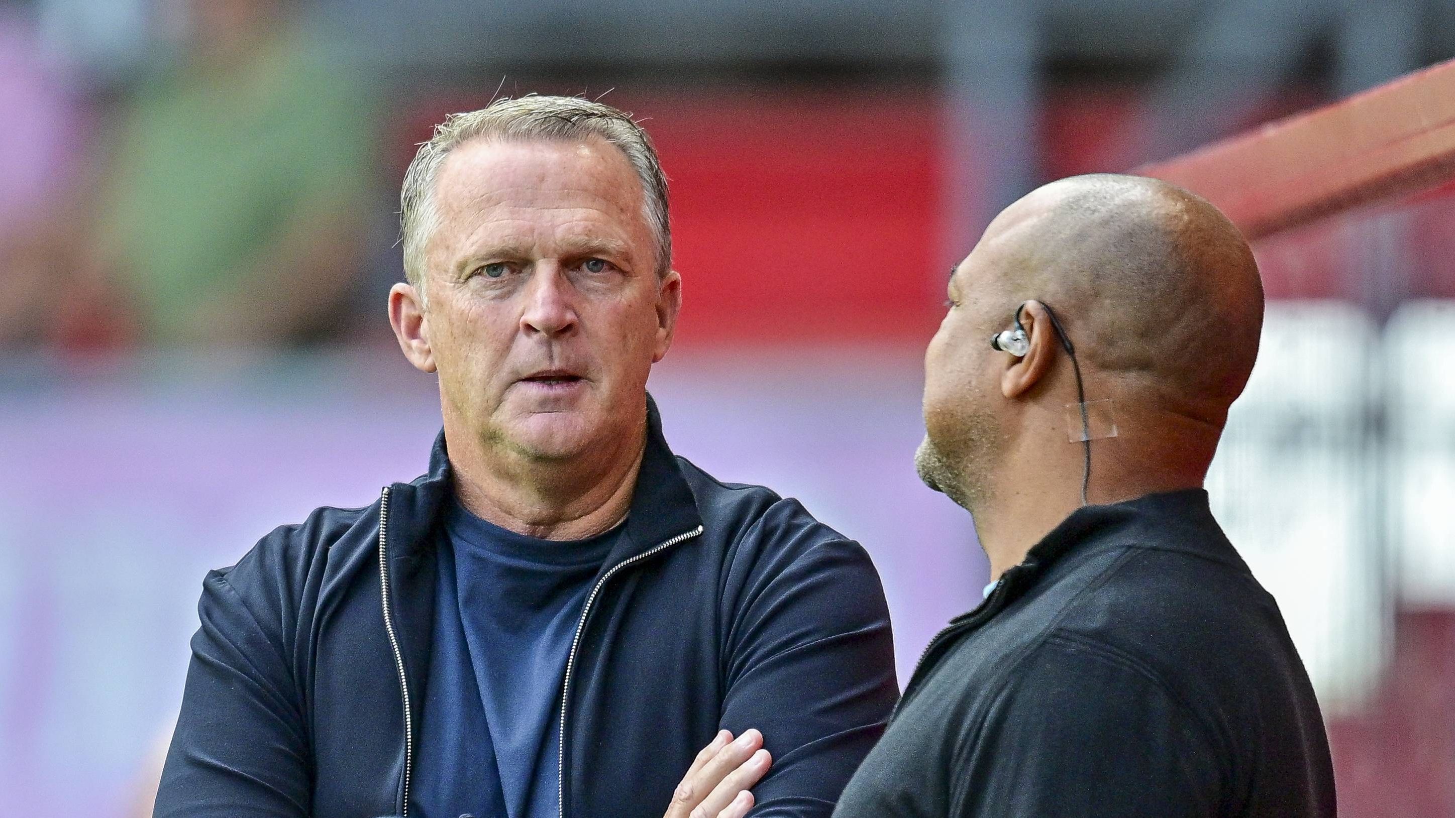 John van den Brom opts once again for Daan Rots in a new position at FC ...