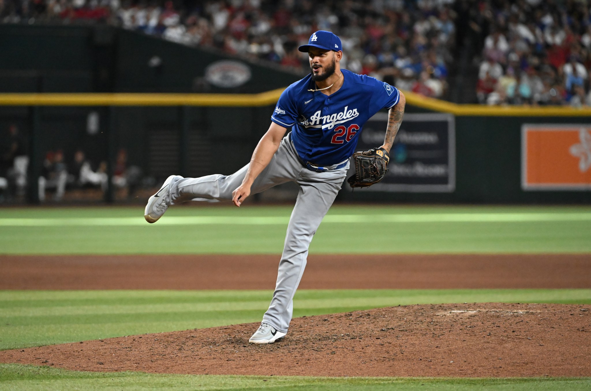 Dodgers DFA 6-year MLB veteran pitcher
