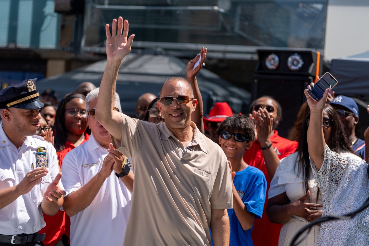 Hakeem Jeffries confronts left-wing backlash to Jared Kushner meeting