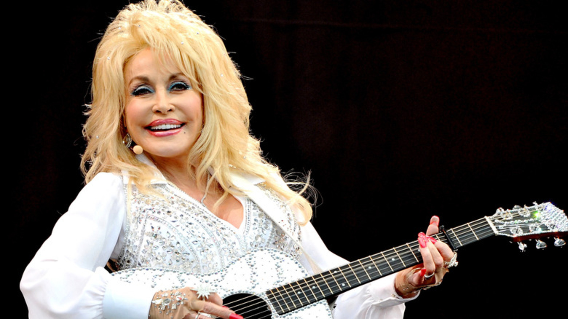 quote-of-the-day-dolly-parton-said-this-about-dumb-blonde-jokes