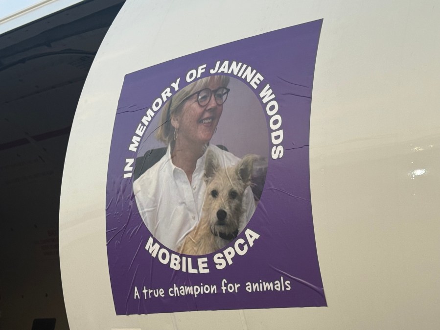 Mobile SPCA dog transport flight honors former executive director