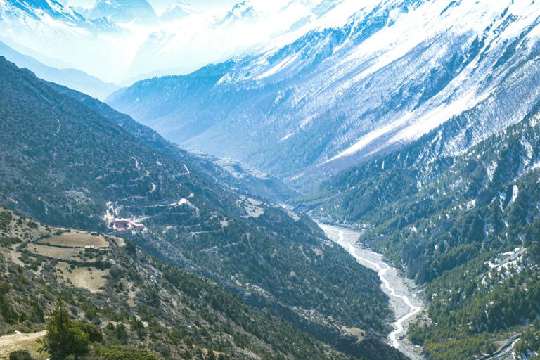 british-tourists-among-hundreds-missing-after-nepal-floods-turn