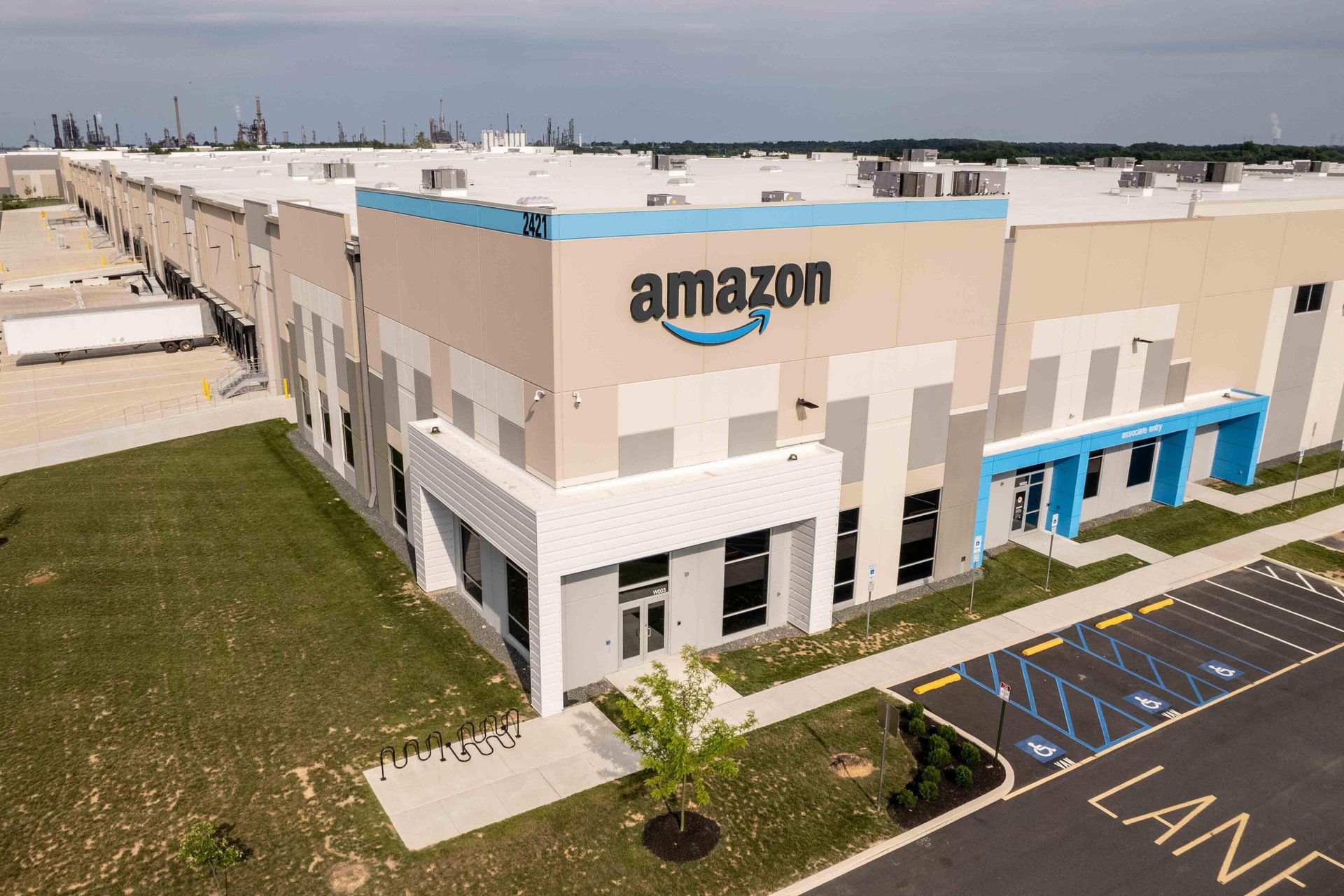 Atlanta couple stole $9.4 million from Amazon using 1,000 fake invoices ...