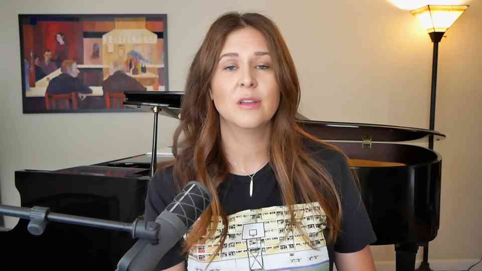 one-backup-singer-became-the-unmistakable-voice-of-an-entire-era