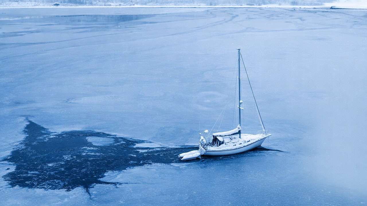 He left civilization behind – then faced 500 kilometers of Arctic ice