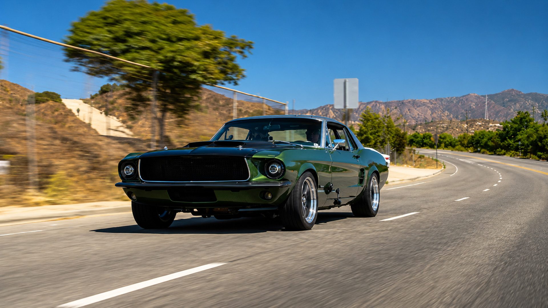 7000 RPM makes this Mustang sound completely different