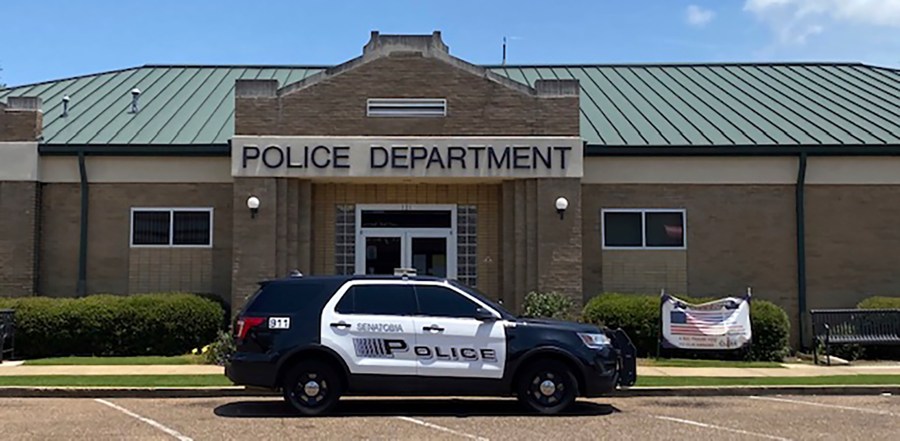 senatobia-says-they-stand-behind-police-chief-after-reports-of-racial-slurs