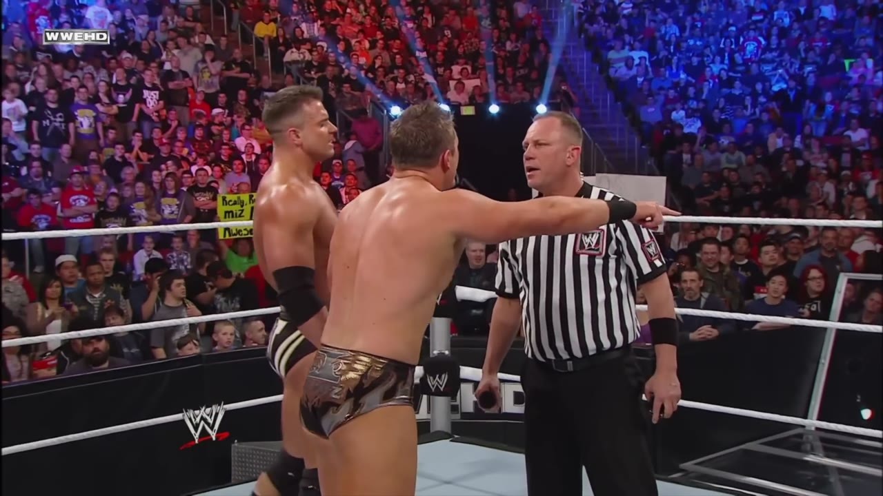 10 times WWE wrestlers broke character to secretly communicate