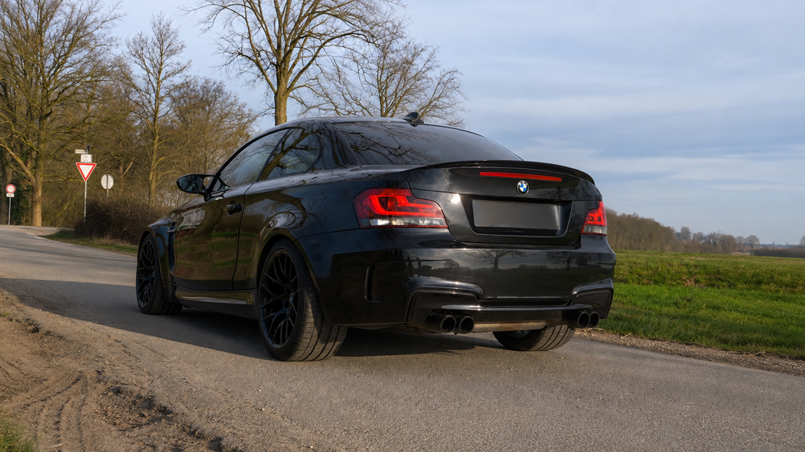 Pure V8 sound at full throttle