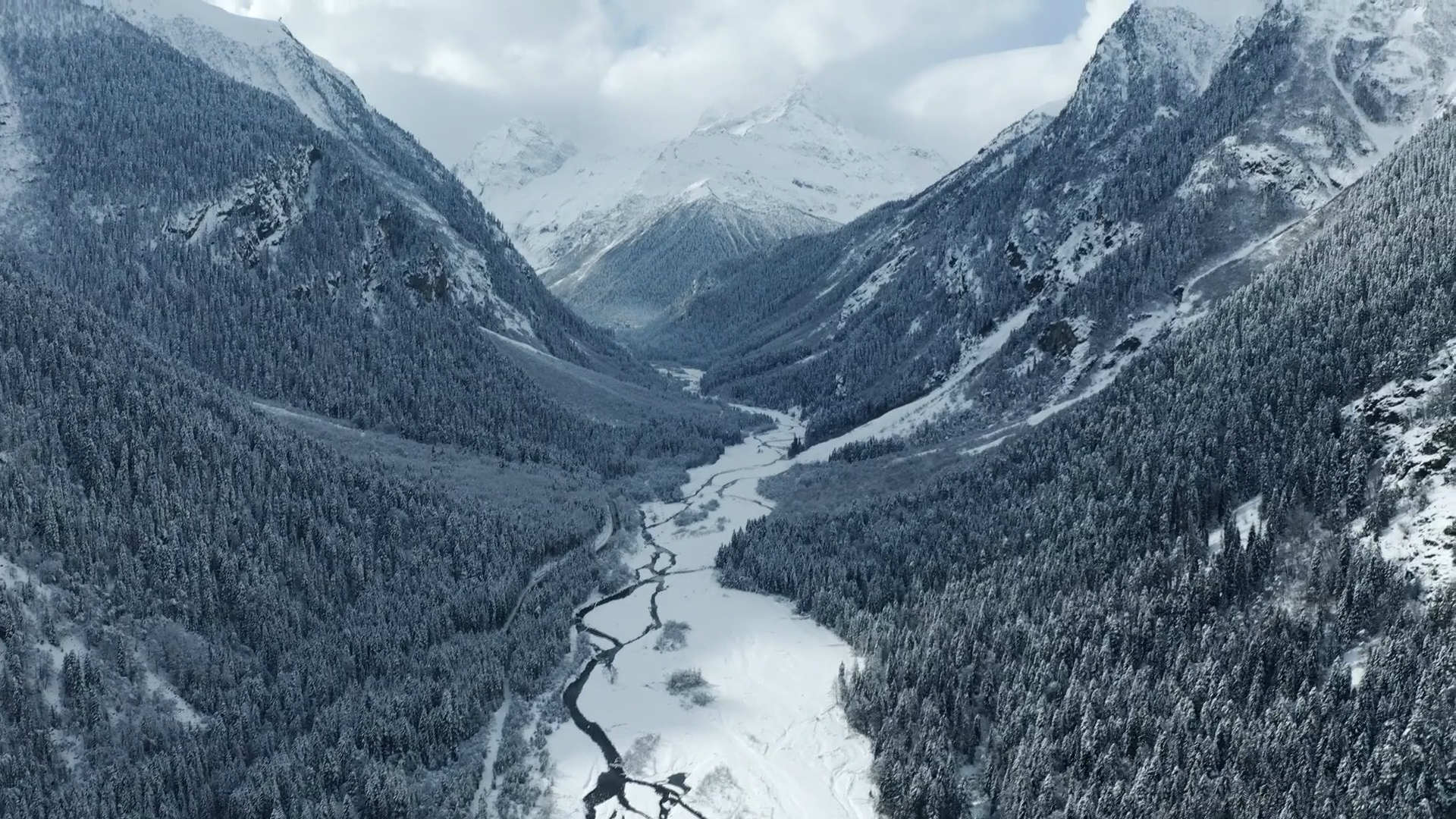 winter-in-russia-from-above-stunning-snow-covered-landscapes-captured
