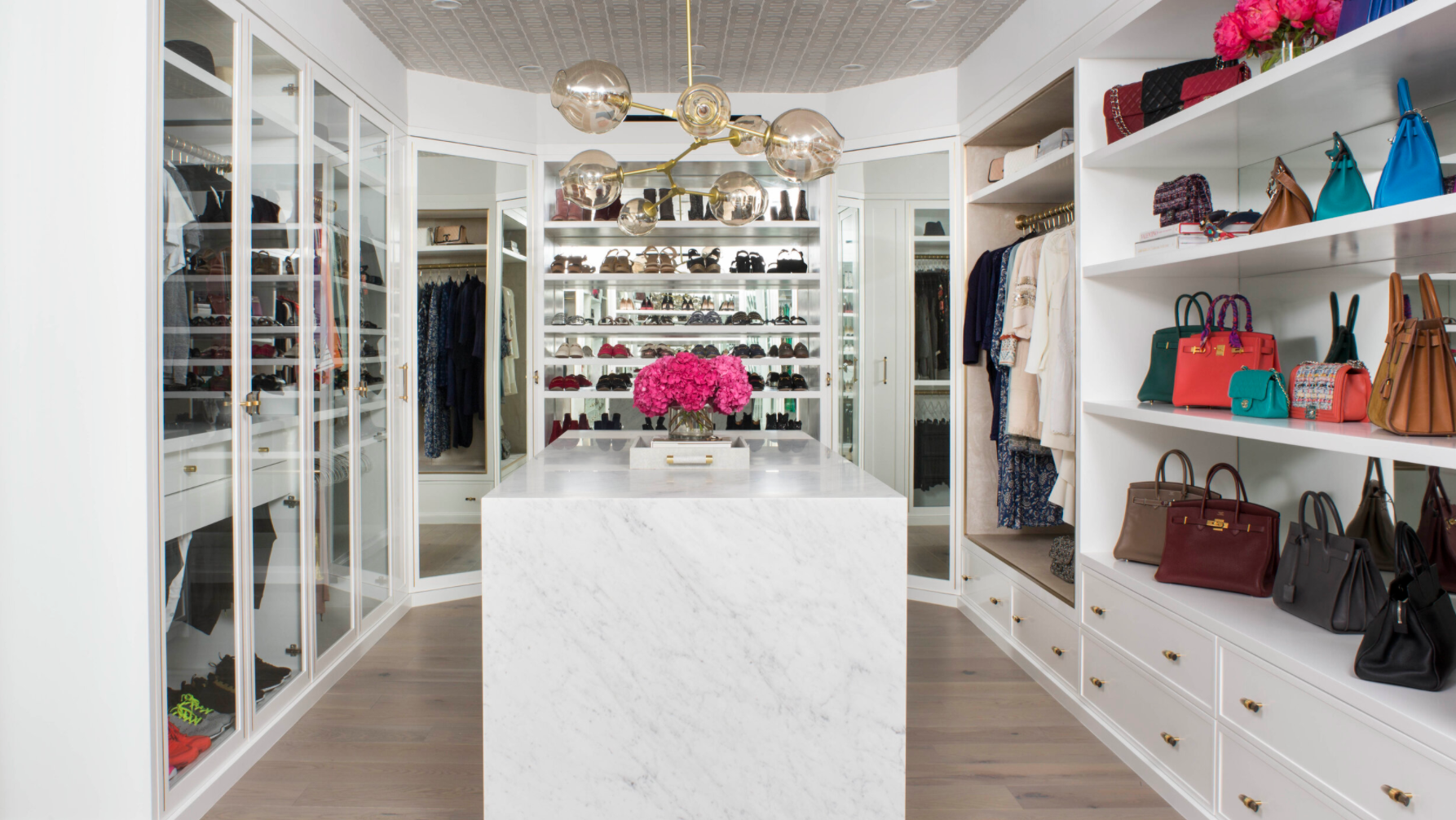 30 dreamy walk-in closet ideas that are all about design and function