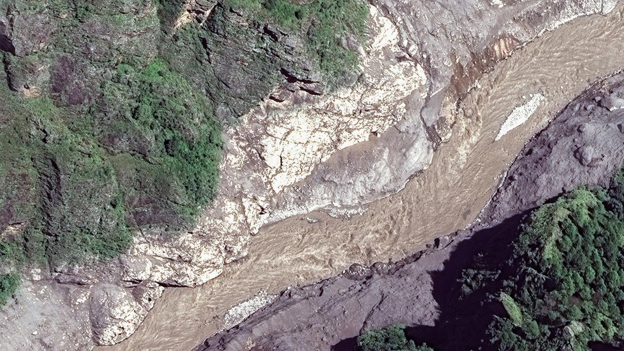 Aussie hiker alive as flood nightmare unfolds