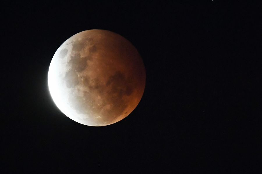 here-s-when-las-vegas-residents-may-be-able-to-see-the-partial-lunar